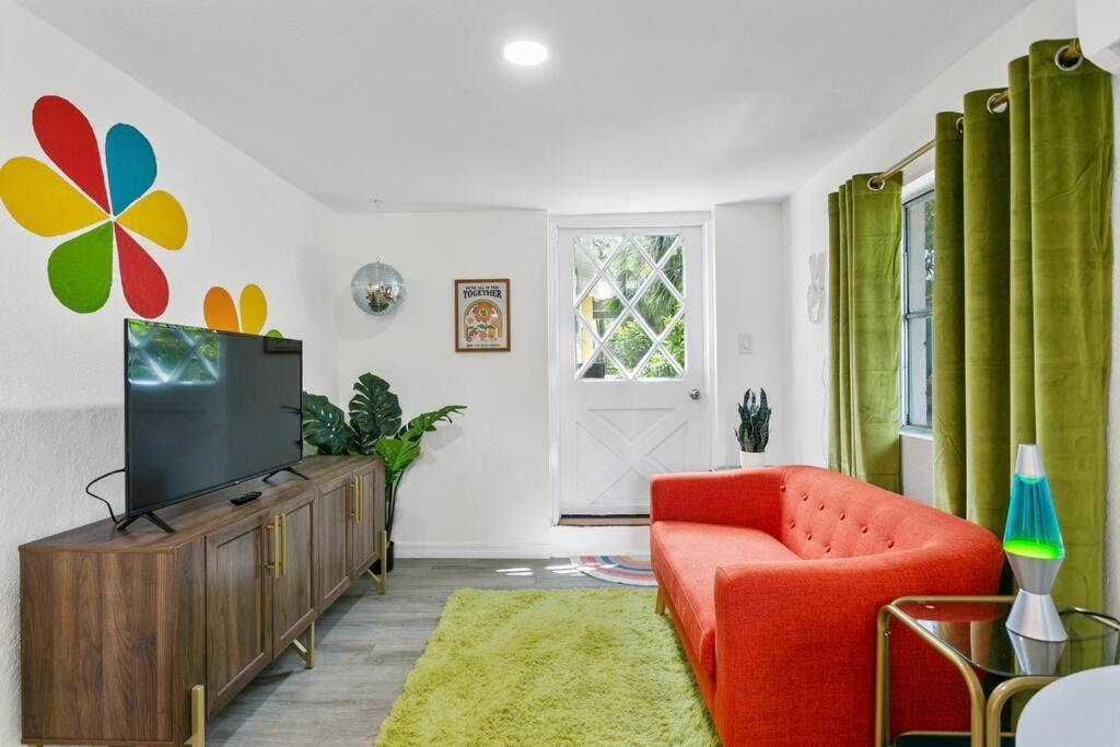 טאמפה That 70'S Themed Apt Close To Coffee, Food + Shops מראה חיצוני תמונה